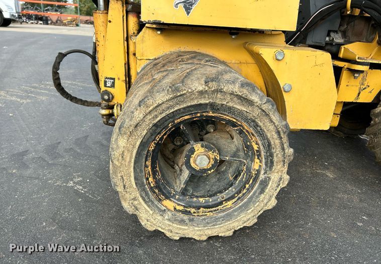 image for item NQ9891 2002 Vermeer LM42  cable plow