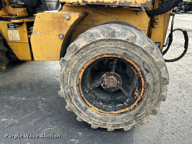 image for item NQ9891 2002 Vermeer LM42  cable plow