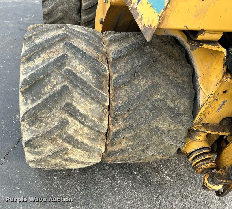 image for item NQ9891 2002 Vermeer LM42  cable plow