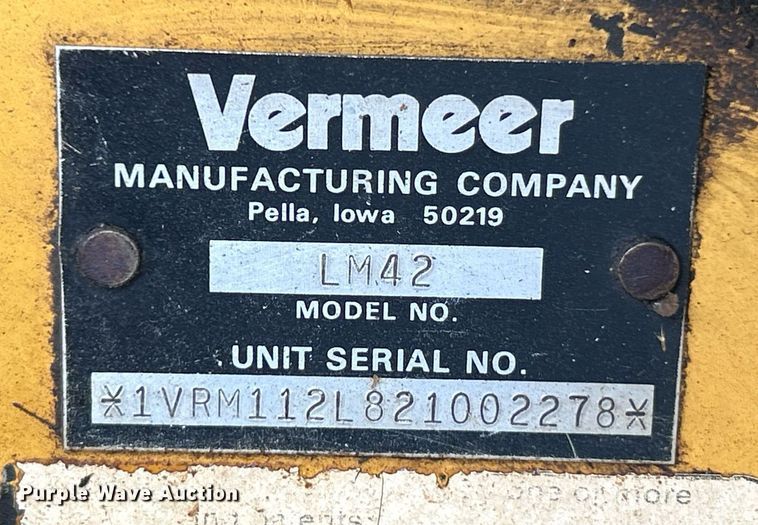 image for item NQ9891 2002 Vermeer LM42  cable plow