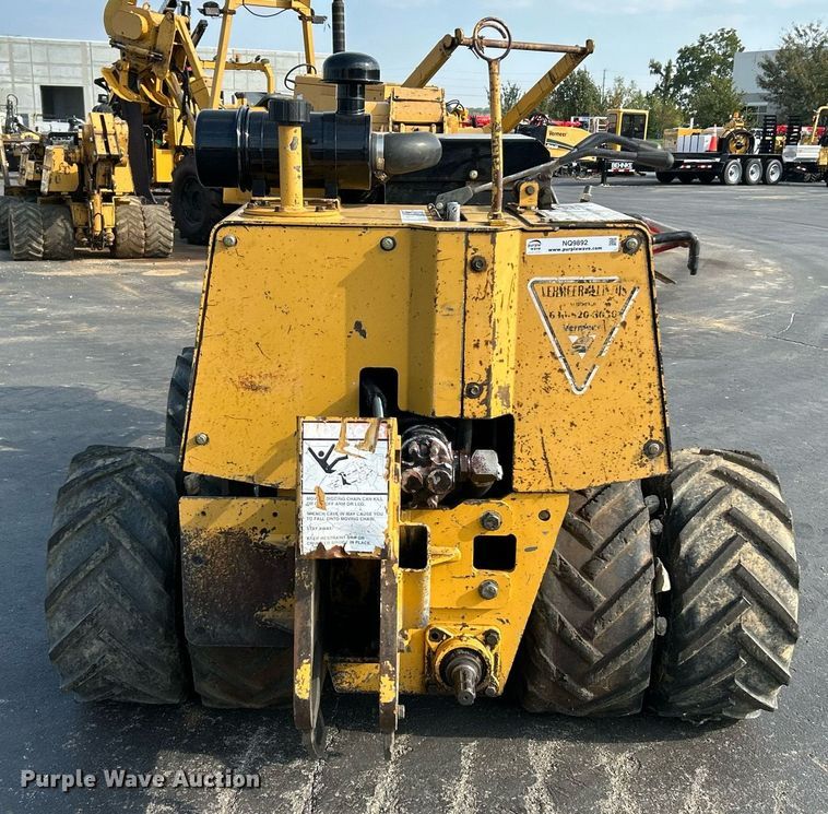 image for item NQ9892 2006 Vermeer LM42  cable plow