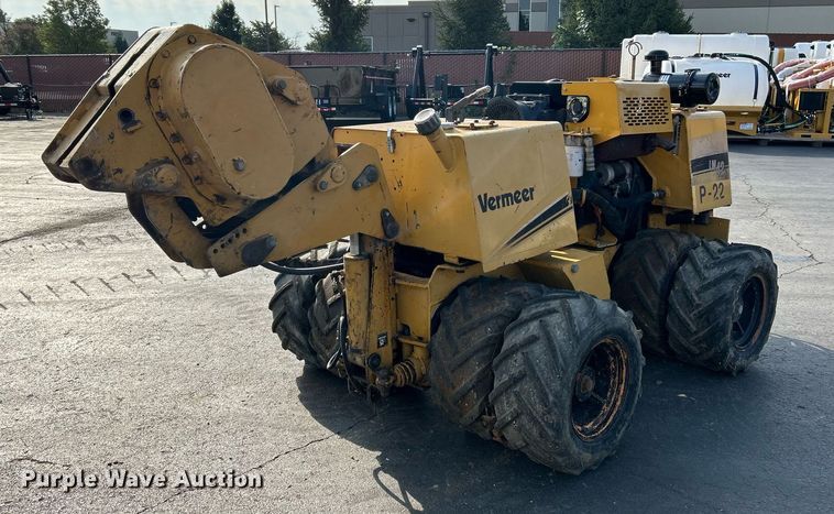 image for item NQ9892 2006 Vermeer LM42  cable plow