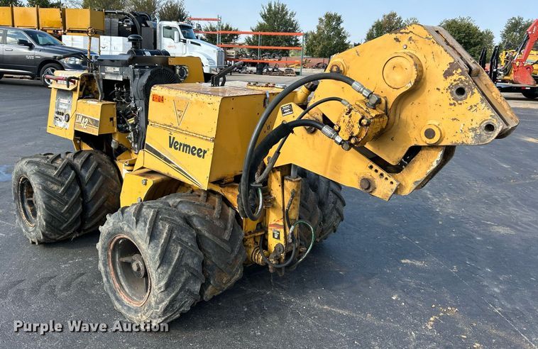 image for item NQ9892 2006 Vermeer LM42  cable plow