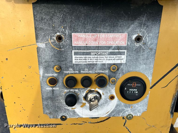 image for item NQ9892 2006 Vermeer LM42  cable plow