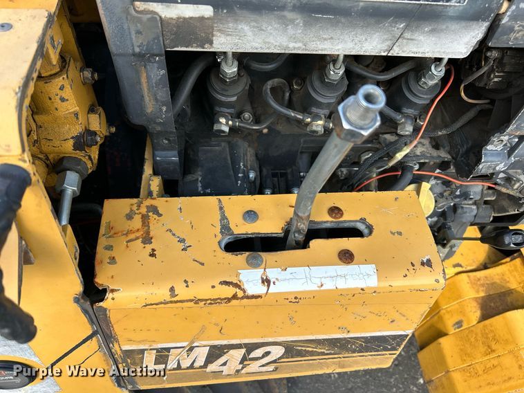 image for item NQ9892 2006 Vermeer LM42  cable plow