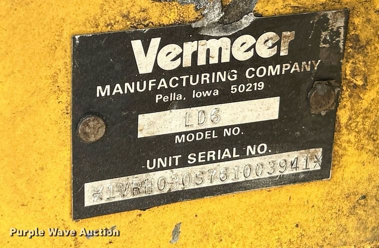 image for item NQ9892 2006 Vermeer LM42  cable plow