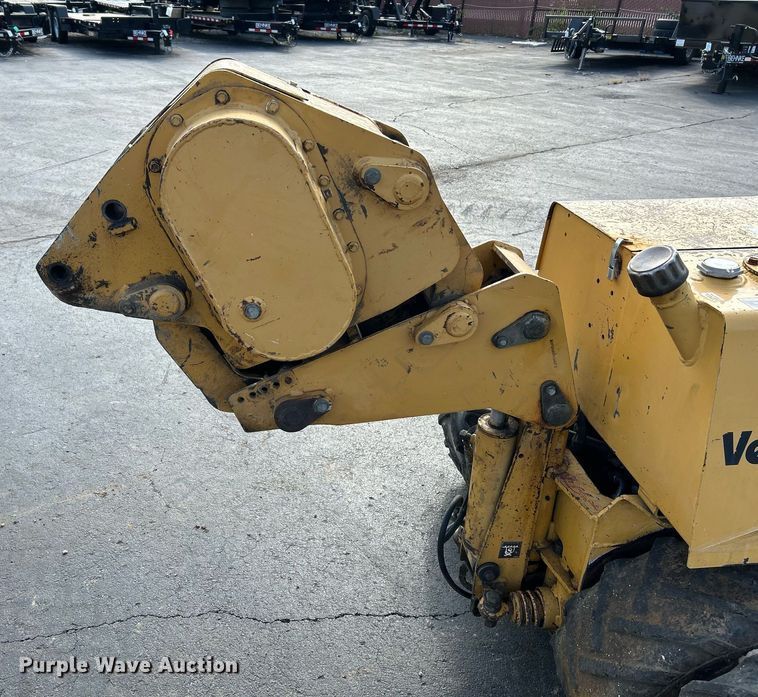 image for item NQ9892 2006 Vermeer LM42  cable plow