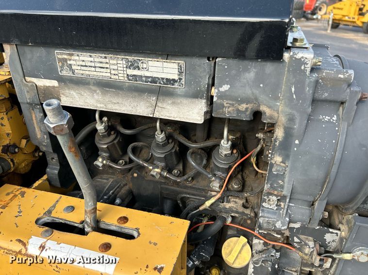 image for item NQ9892 2006 Vermeer LM42  cable plow