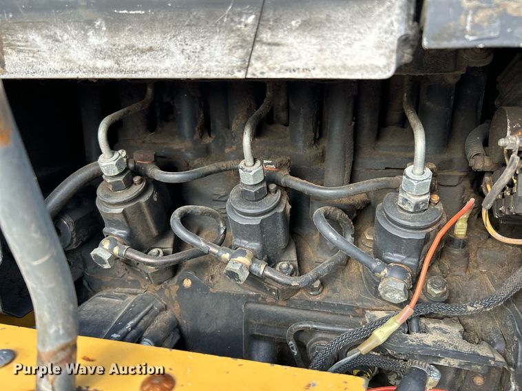 image for item NQ9892 2006 Vermeer LM42  cable plow