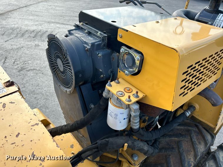 image for item NQ9892 2006 Vermeer LM42  cable plow