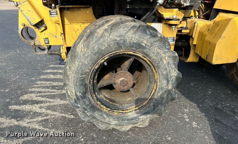 image for item NQ9892 2006 Vermeer LM42  cable plow