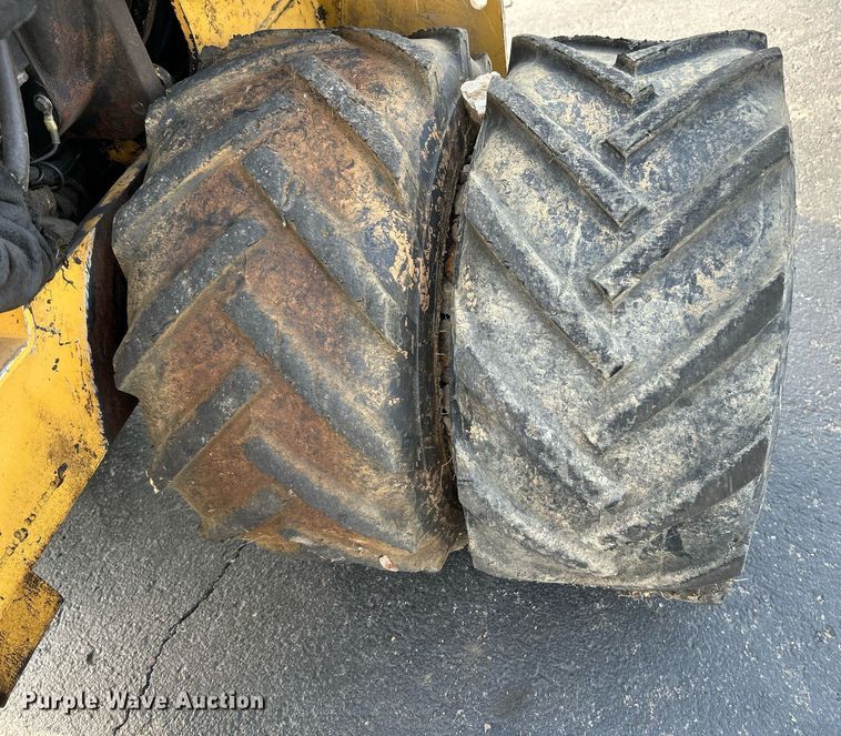 image for item NQ9892 2006 Vermeer LM42  cable plow