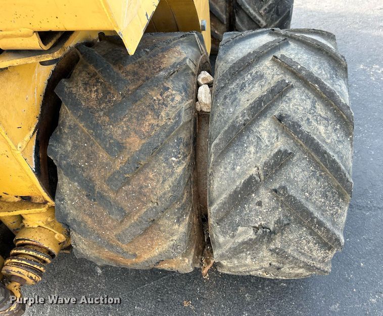 image for item NQ9892 2006 Vermeer LM42  cable plow