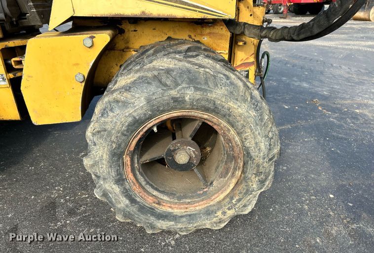 image for item NQ9892 2006 Vermeer LM42  cable plow