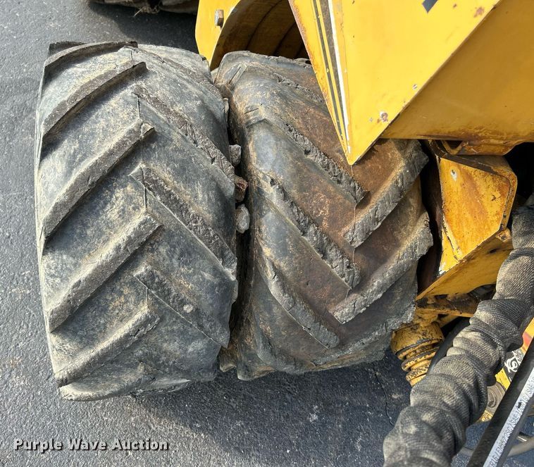 image for item NQ9892 2006 Vermeer LM42  cable plow