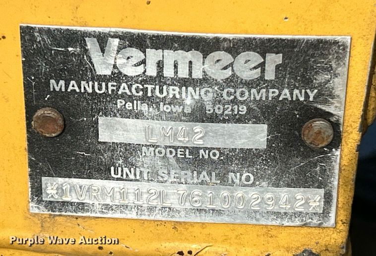 image for item NQ9892 2006 Vermeer LM42  cable plow