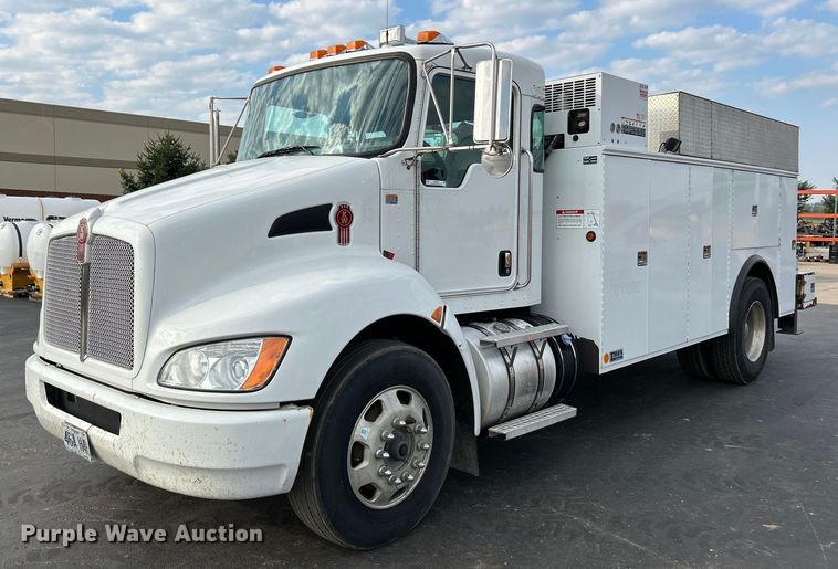 image for item NQ9894 2013 Kenworth T300  utility / service truck