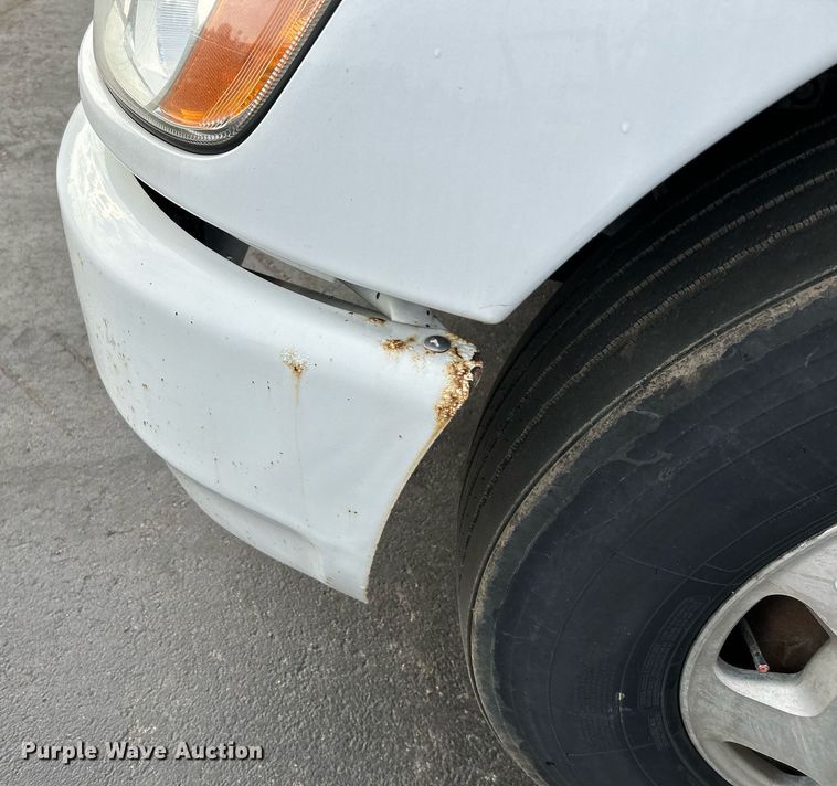 image for item NQ9894 2013 Kenworth T300  utility / service truck