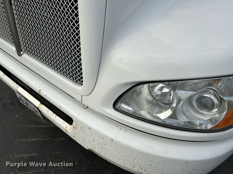 image for item NQ9894 2013 Kenworth T300  utility / service truck