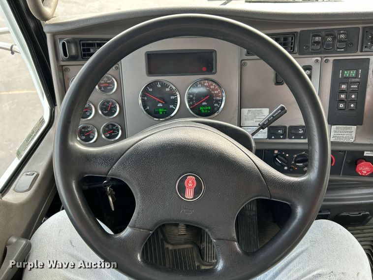 image for item NQ9894 2013 Kenworth T300  utility / service truck