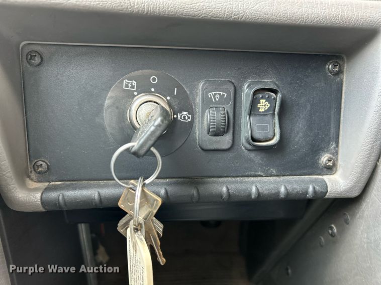 image for item NQ9894 2013 Kenworth T300  utility / service truck