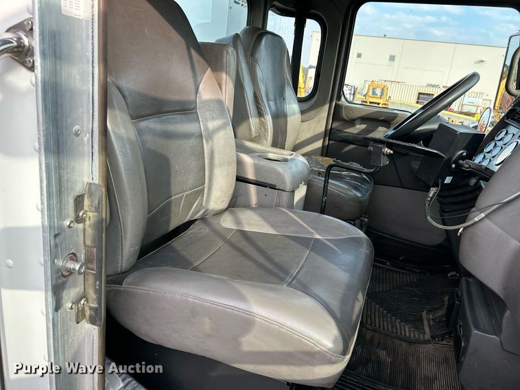 image for item NQ9894 2013 Kenworth T300  utility / service truck