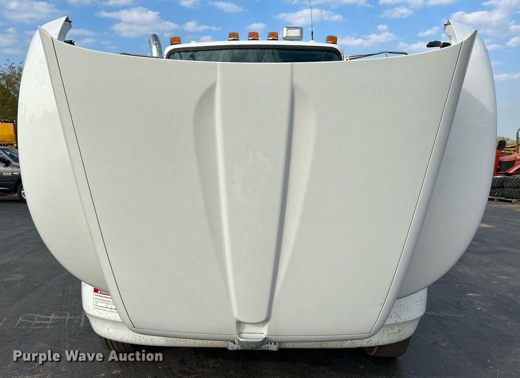 image for item NQ9894 2013 Kenworth T300  utility / service truck