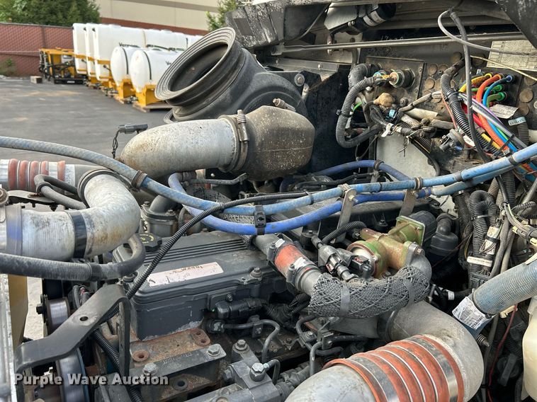 image for item NQ9894 2013 Kenworth T300  utility / service truck