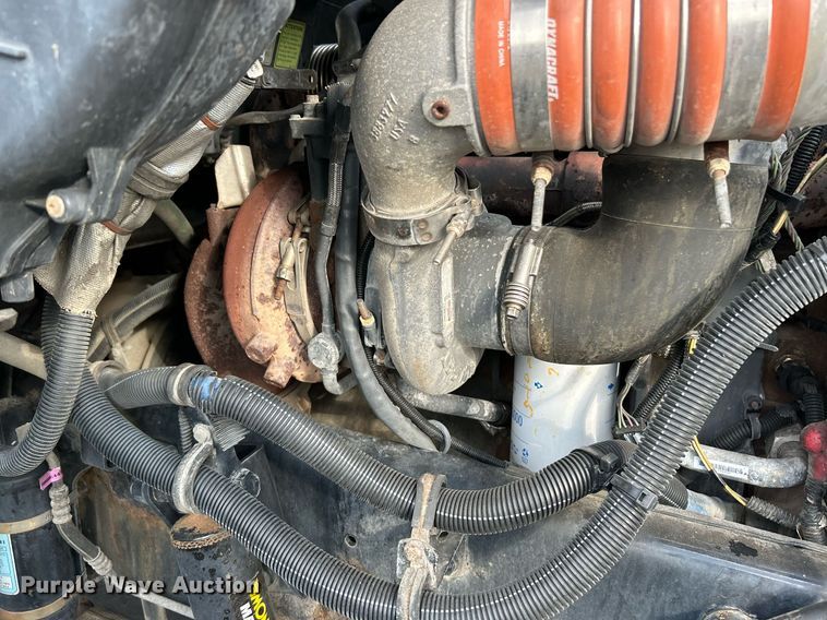 image for item NQ9894 2013 Kenworth T300  utility / service truck