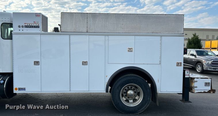 image for item NQ9894 2013 Kenworth T300  utility / service truck