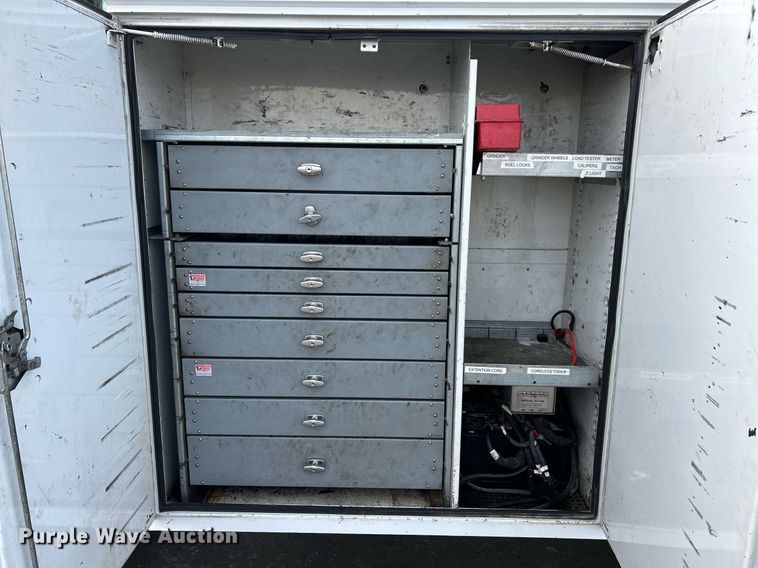 image for item NQ9894 2013 Kenworth T300  utility / service truck