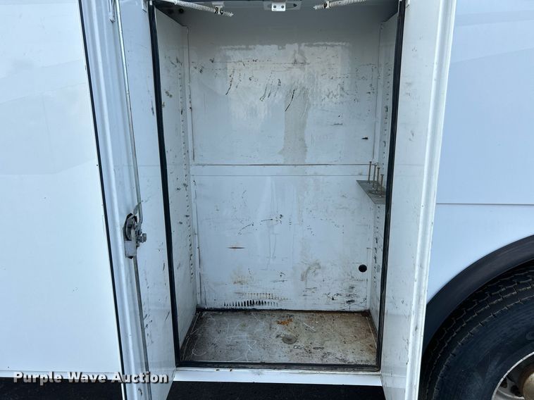 image for item NQ9894 2013 Kenworth T300  utility / service truck