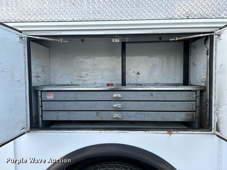 image for item NQ9894 2013 Kenworth T300  utility / service truck