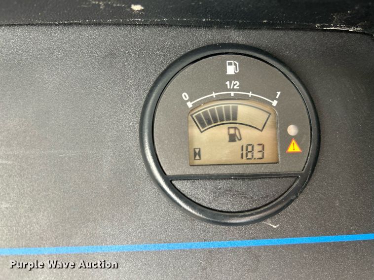 image for item NQ9894 2013 Kenworth T300  utility / service truck