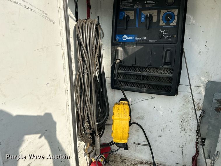 image for item NQ9894 2013 Kenworth T300  utility / service truck