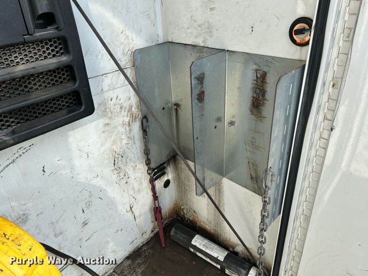 image for item NQ9894 2013 Kenworth T300  utility / service truck