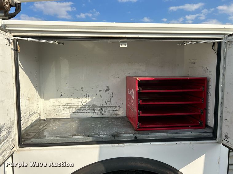 image for item NQ9894 2013 Kenworth T300  utility / service truck