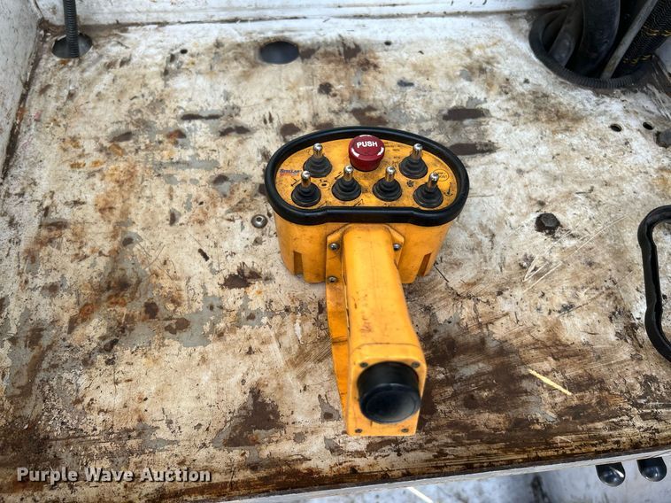 image for item NQ9894 2013 Kenworth T300  utility / service truck