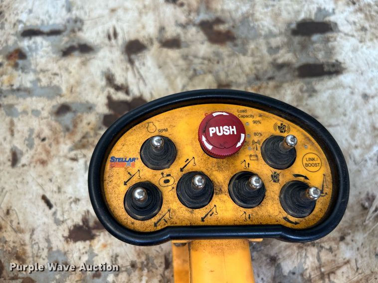 image for item NQ9894 2013 Kenworth T300  utility / service truck