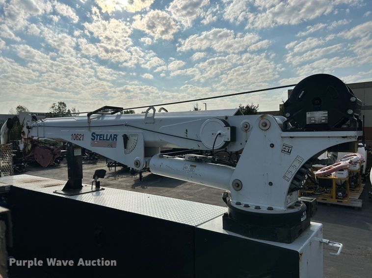 image for item NQ9894 2013 Kenworth T300  utility / service truck