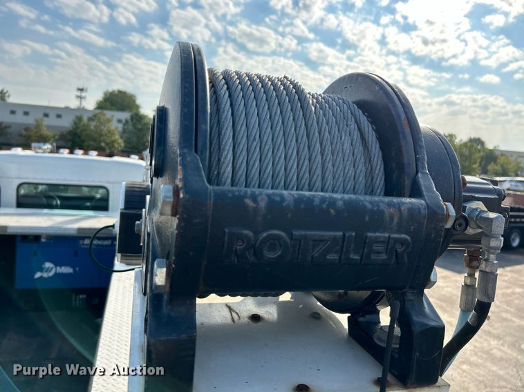 image for item NQ9894 2013 Kenworth T300  utility / service truck