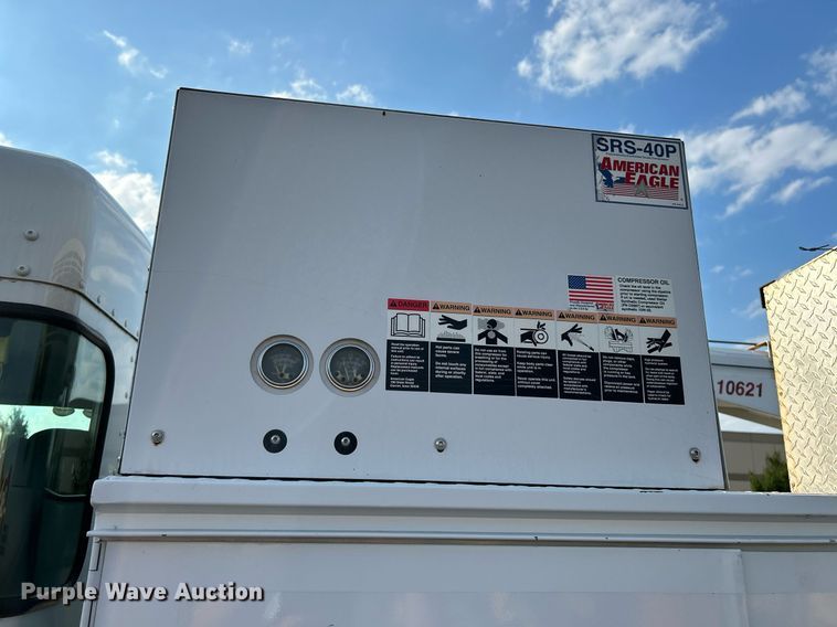 image for item NQ9894 2013 Kenworth T300  utility / service truck