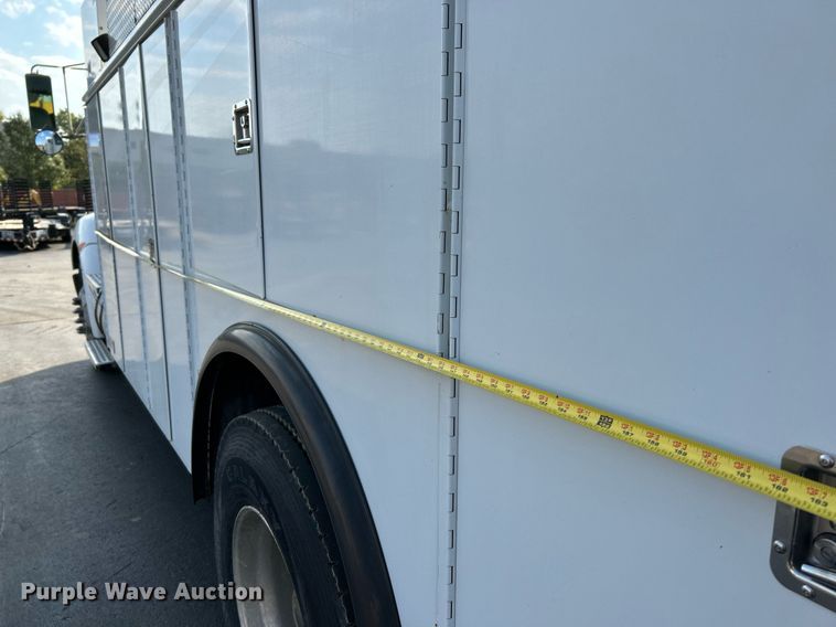 image for item NQ9894 2013 Kenworth T300  utility / service truck