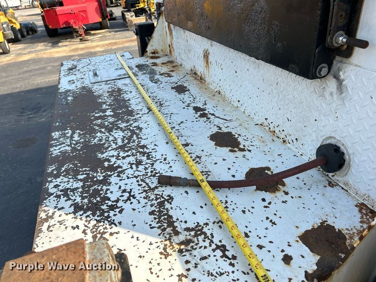 image for item NQ9894 2013 Kenworth T300  utility / service truck