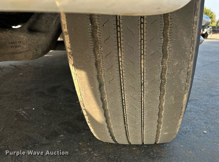 image for item NQ9894 2013 Kenworth T300  utility / service truck