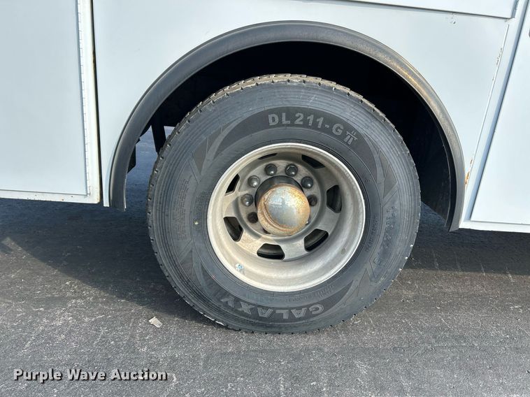 image for item NQ9894 2013 Kenworth T300  utility / service truck