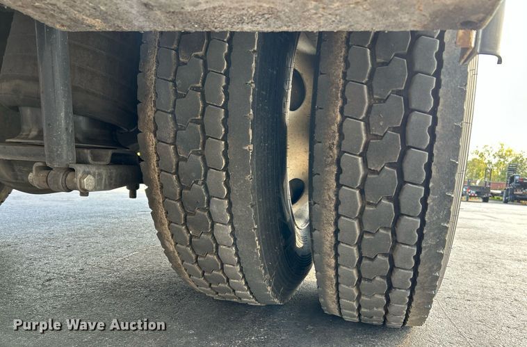 image for item NQ9894 2013 Kenworth T300  utility / service truck