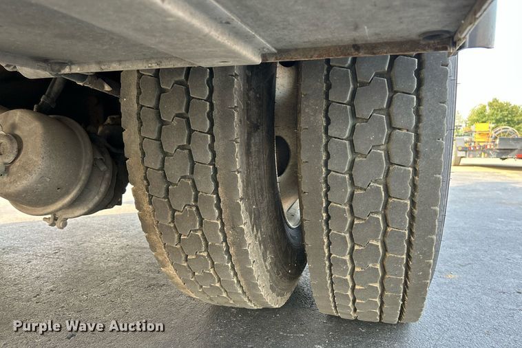 image for item NQ9894 2013 Kenworth T300  utility / service truck