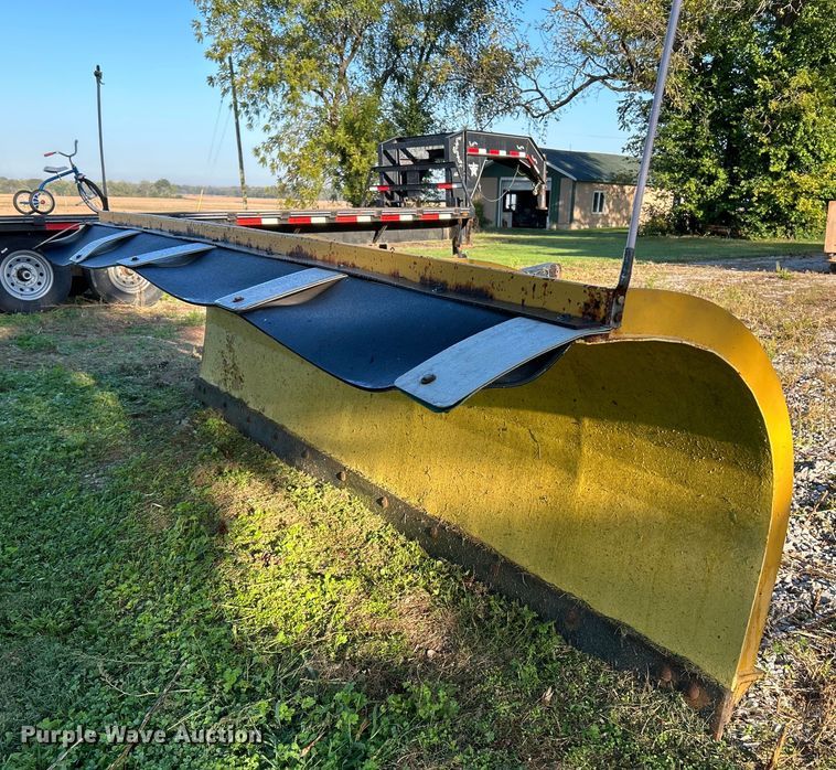 image for item NQ9917 Flink  11' W snow plow
