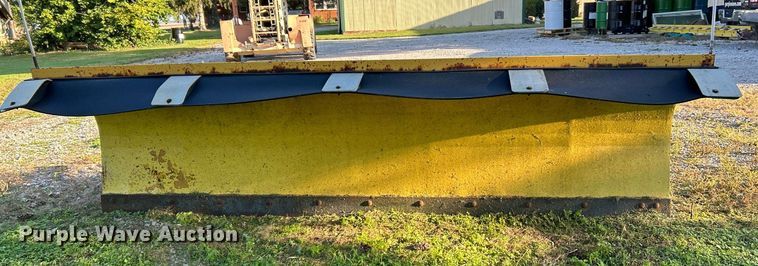image for item NQ9917 Flink  11' W snow plow